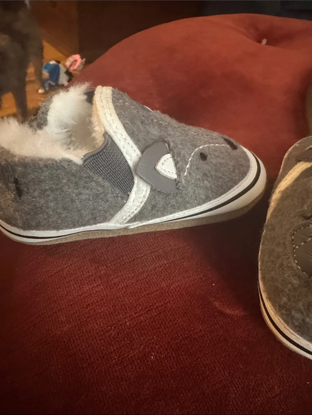 Robeez soft gray
